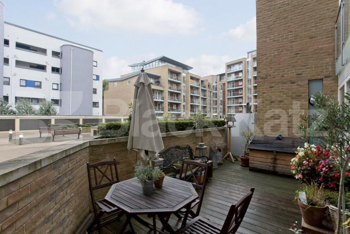 			LET , 2 Bedroom, 1 bath, 1 reception Apartment			 Viridian Apartments, Battersea Park Road, Battersea